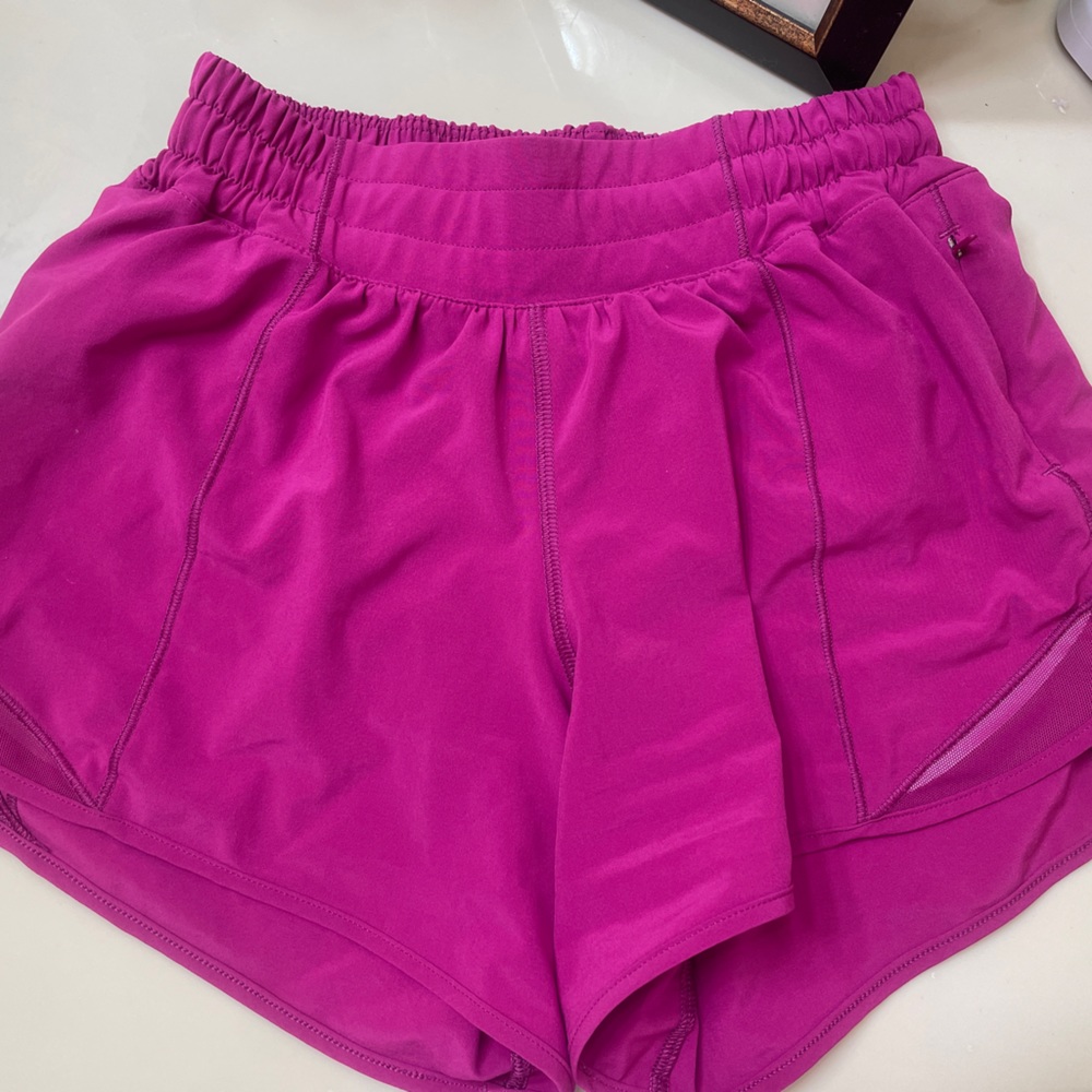 LULULEMON SHORTS!💗 - Picture 2 of 3